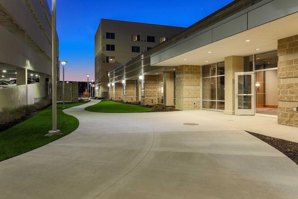 Doubletree By Hilton Evansville Exterior foto