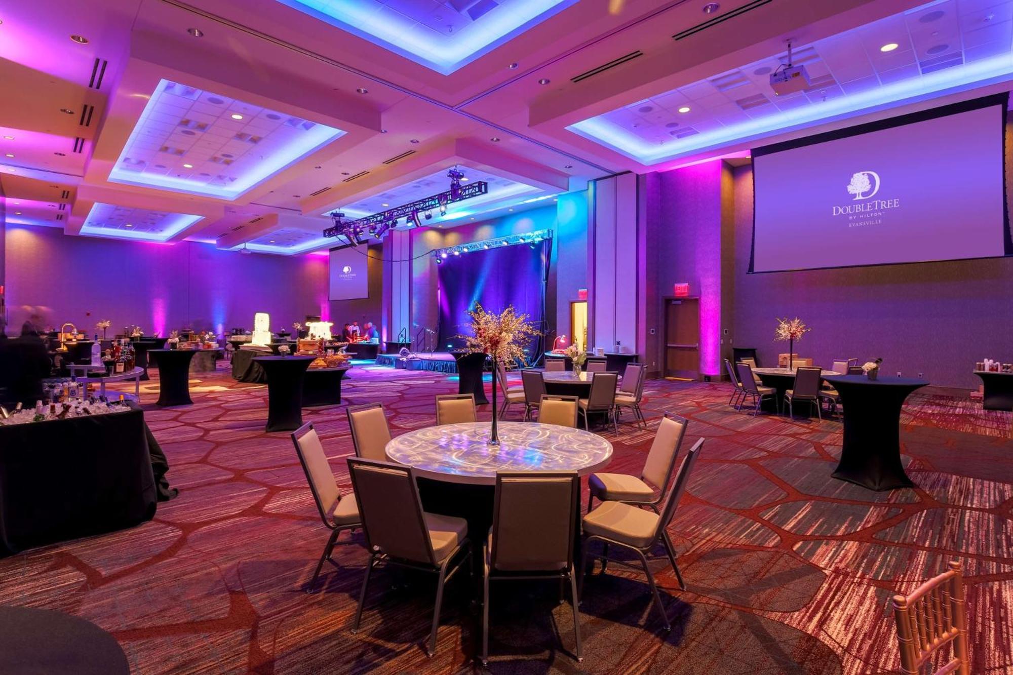 Doubletree By Hilton Evansville Exterior foto